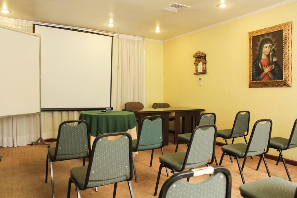 Hotel Alcala Del Rio Santiago Eksteriør bilde