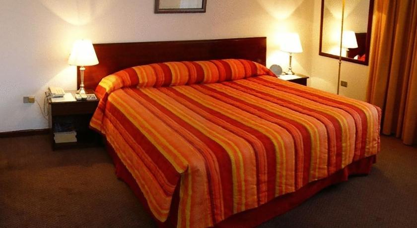 Hotel Alcala Del Rio Santiago Eksteriør bilde